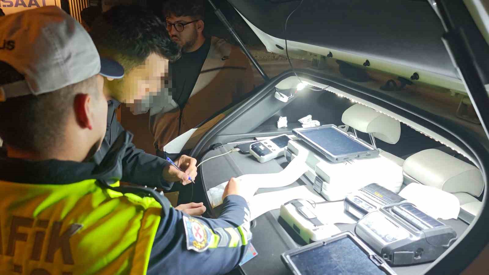 "Hiç kullanmadım" dedi, egzozdan men oldu
