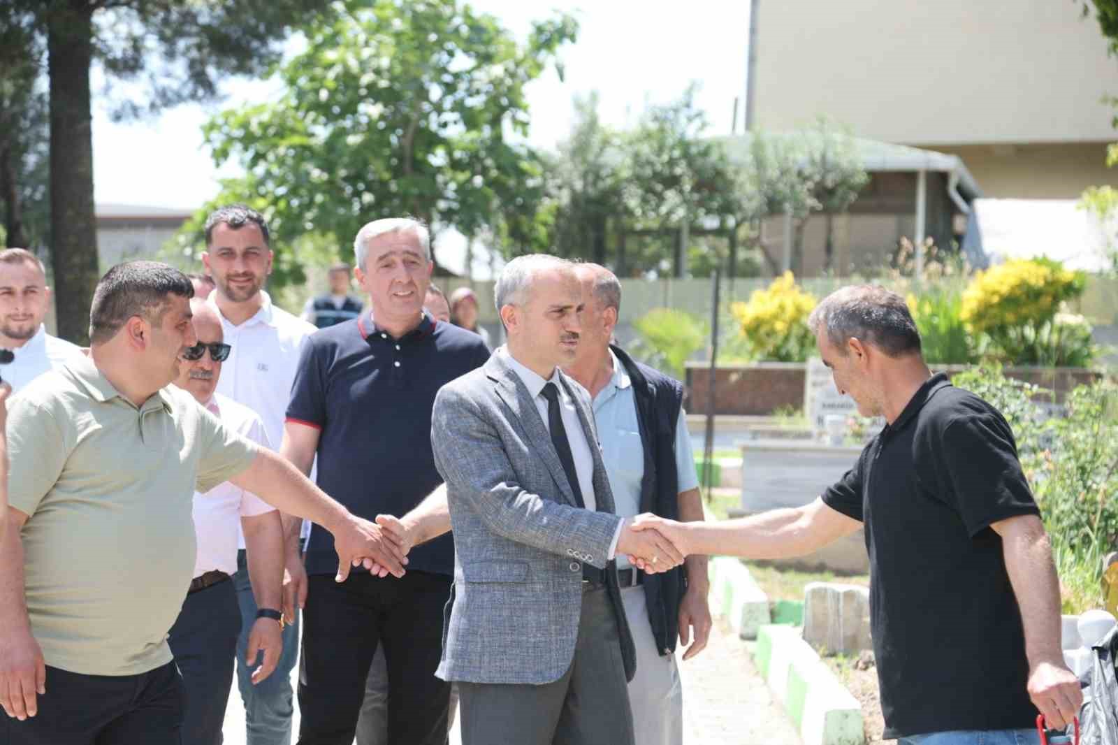 Başkan Çiftçi’den arife günü kabristan ziyareti