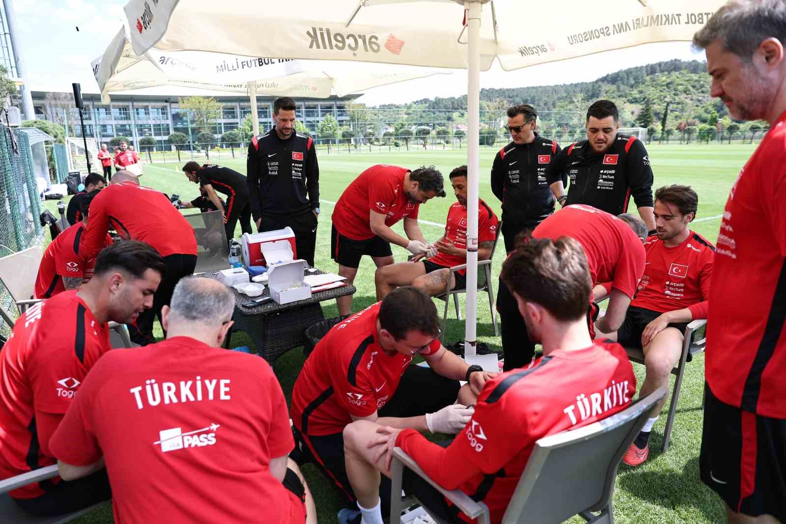 Milli oyuncular, testten geçti
