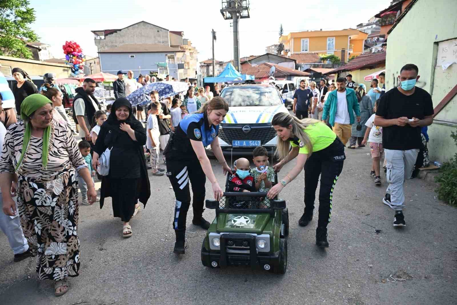 Kocaeli polisinden lösemi hastası minik Halime’ye bayram sürprizi
