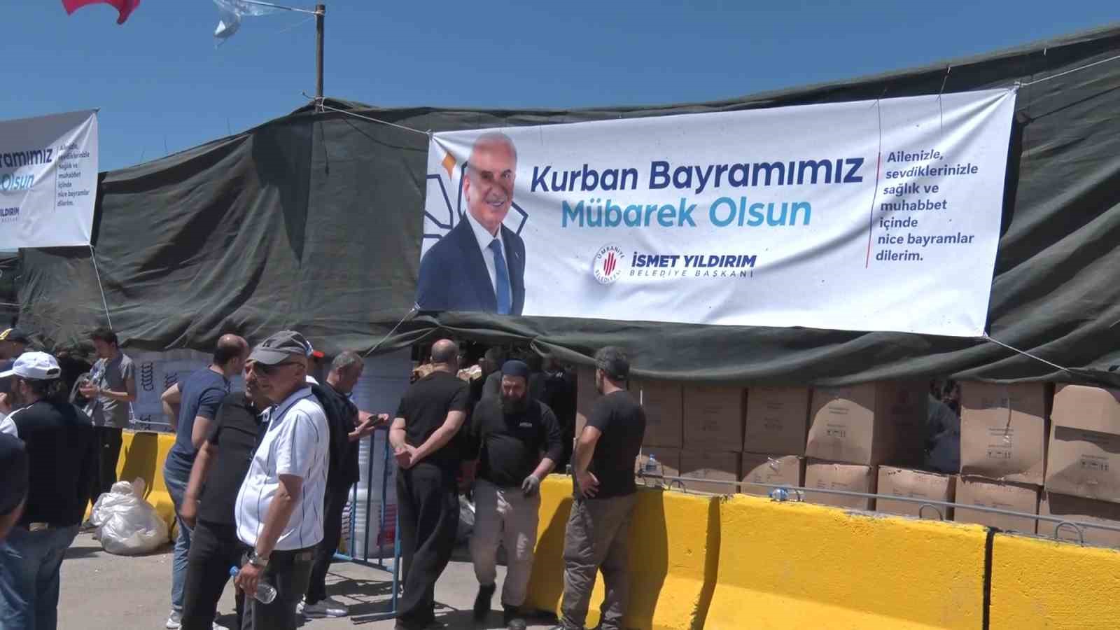 Ümraniye’de hijyenik ortamda kurban kesimi
