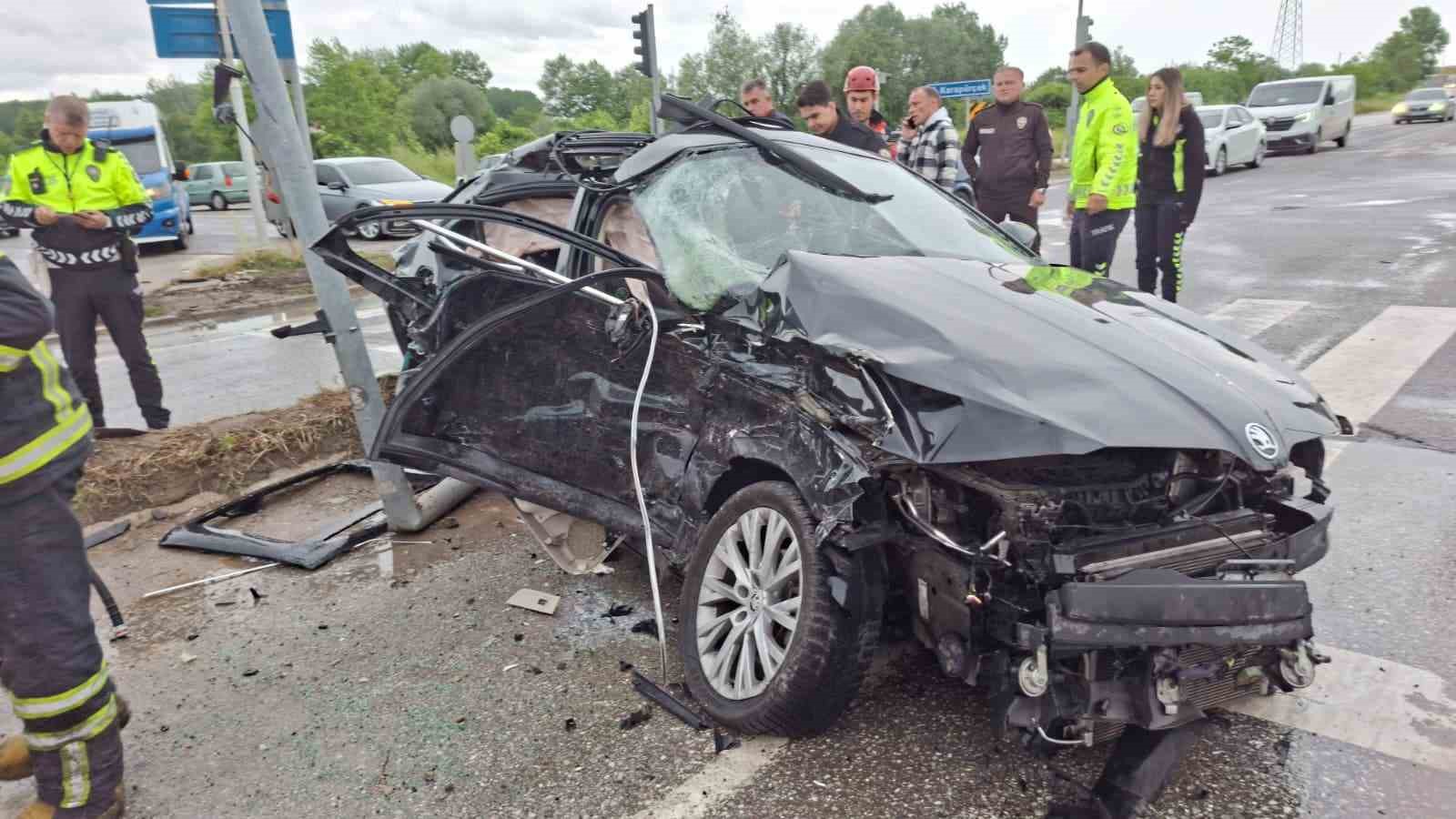 Otomobil, minibüs ve tır çarpıştı: 4’ü ağır 6 yaralı