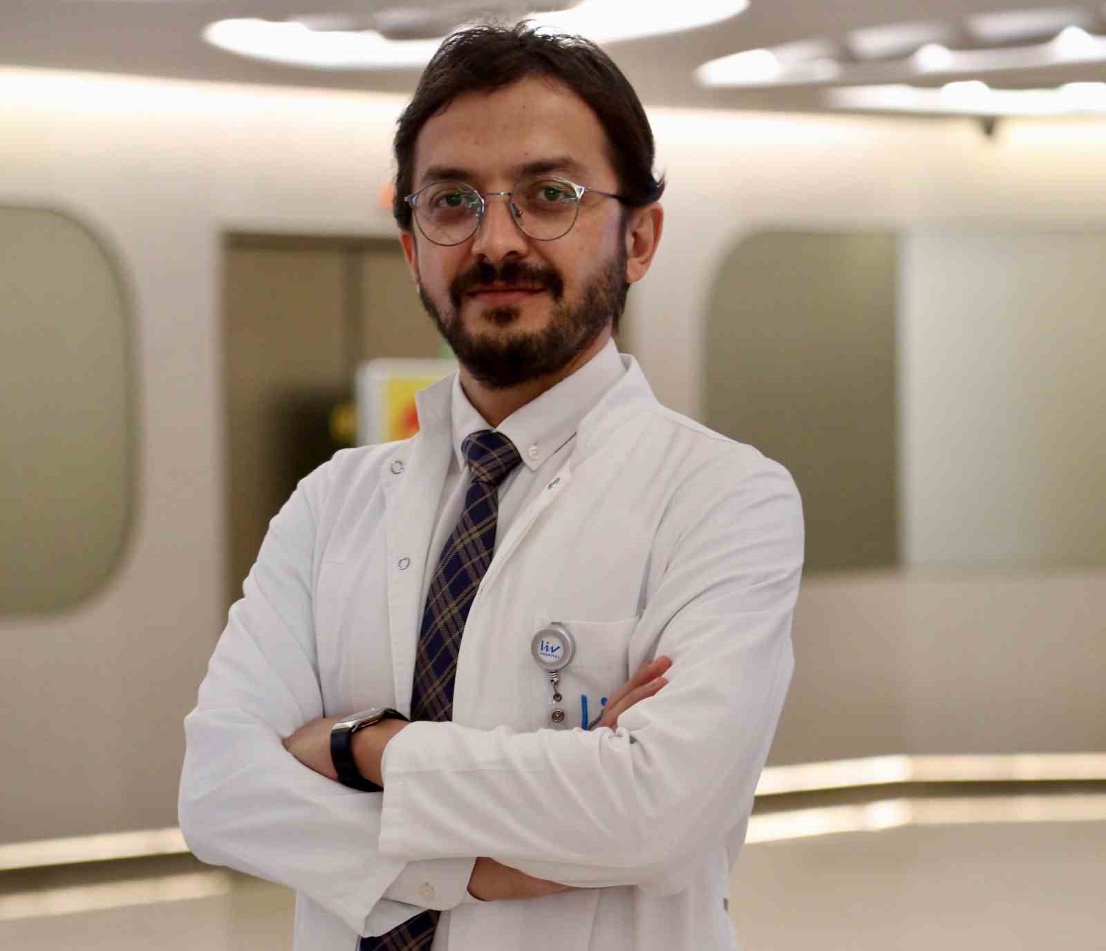 "Sigara bir alışkanlık değil, beyin bağımlılığıdır"
