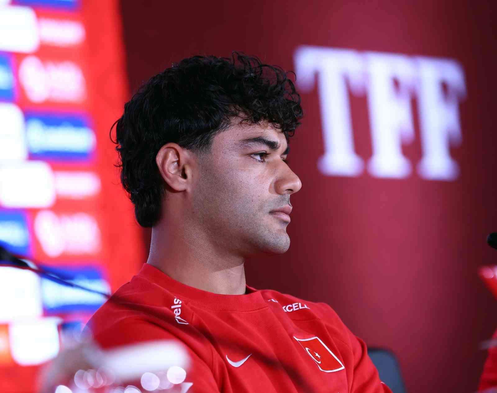 Ozan Kabak: "İnşallah biz de kendi tarihimizi yazarız"
