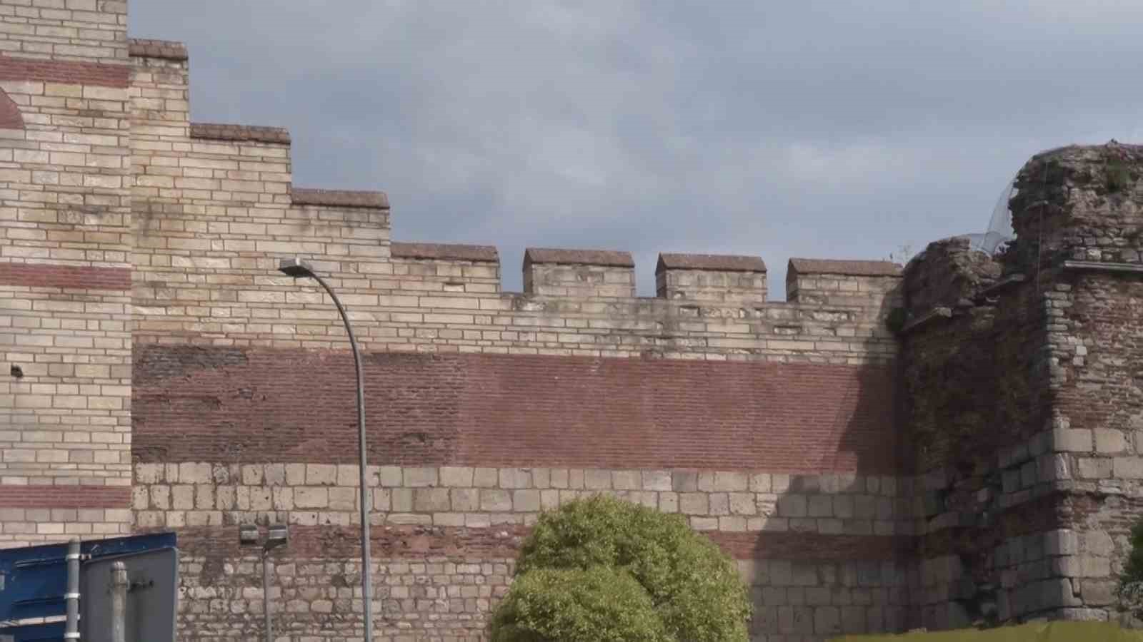 Fatih’te tarihi surlarda cinayet hazırlığı: Polise gelen ihbar cinayeti önledi
