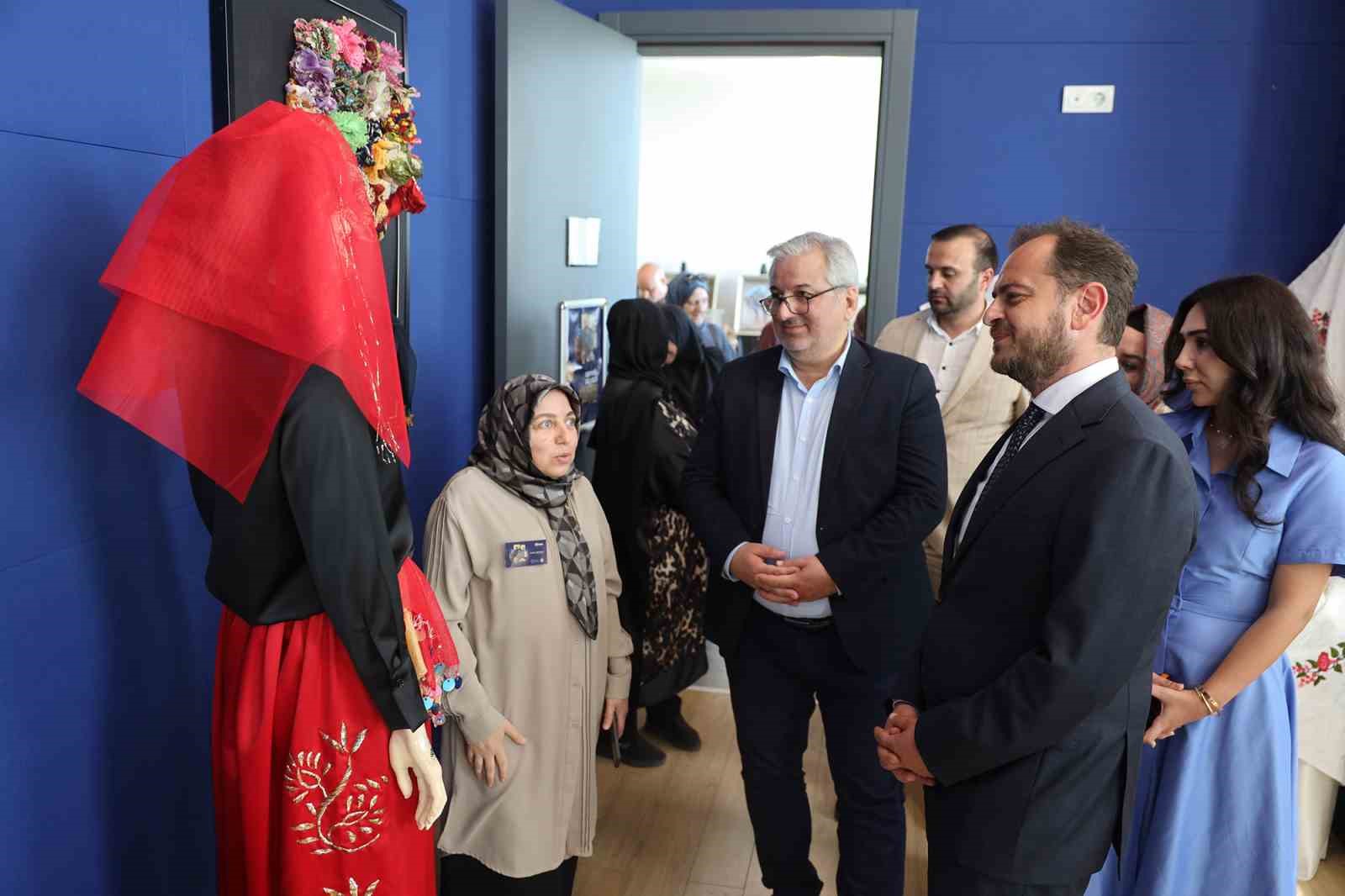 17 farklı branştan el işleri, yıl sonu sergisinde beğeniye sunuldu
