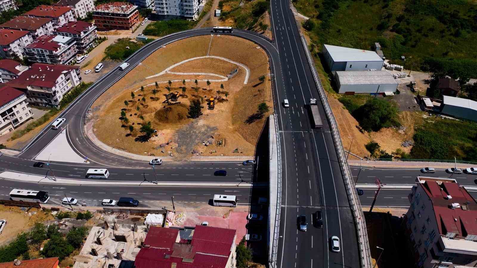 6 ayda tamamlanan köprülü kavşakta ilk sürüş TOGG ile yapıldı
