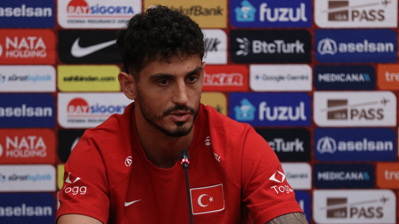 "Bir insanın saçına, bıyığına laf etmek eleştiriden çıkıyor"