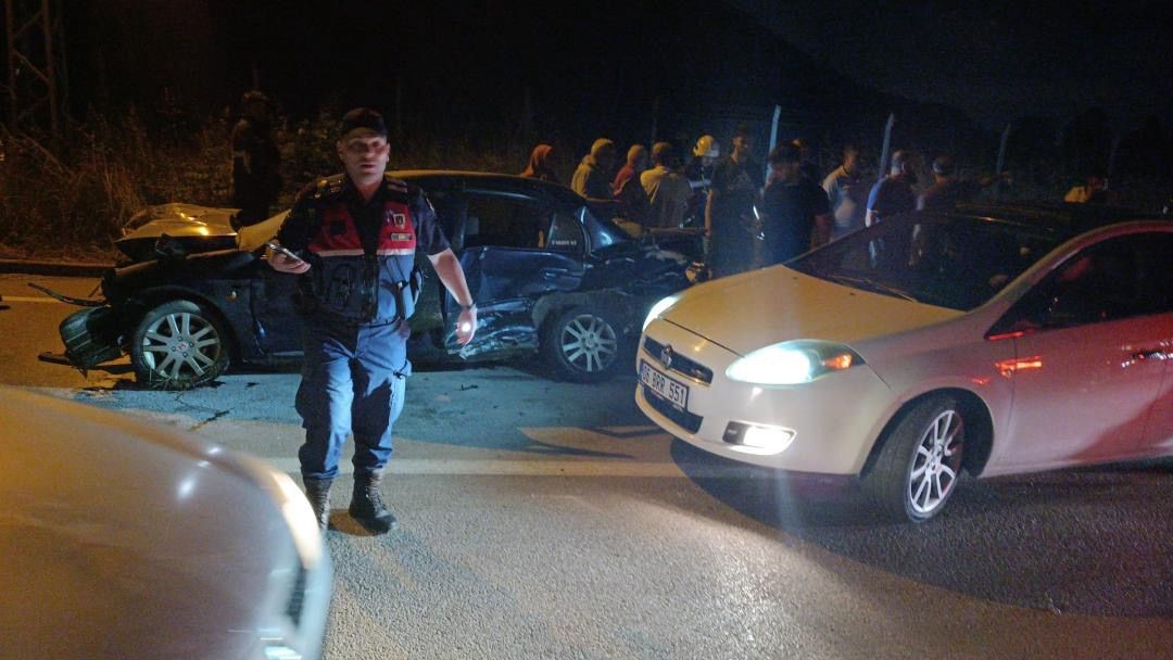 Direğe çarpan otomobile arkadan başka araç çarptı: 1 ölü