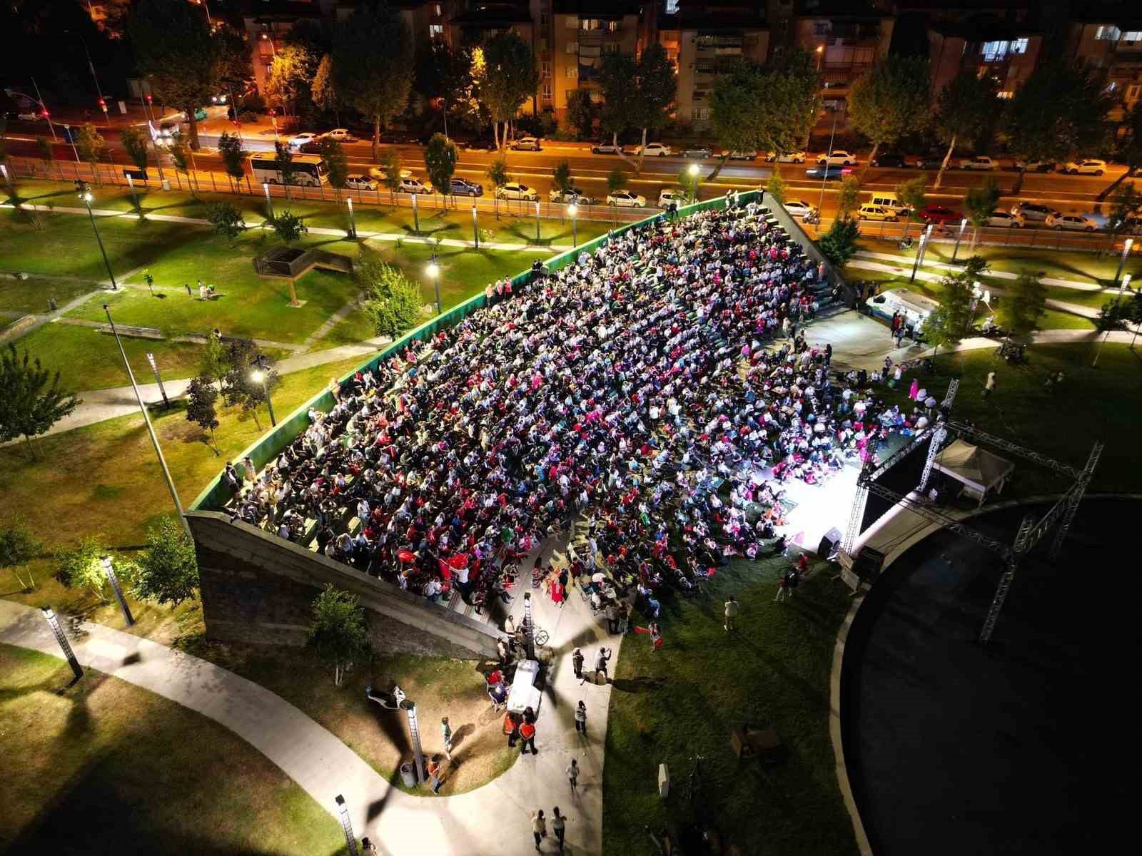 Milli heyecan iki noktada yaşanacak: Büyükşehir’den iki dev ekran