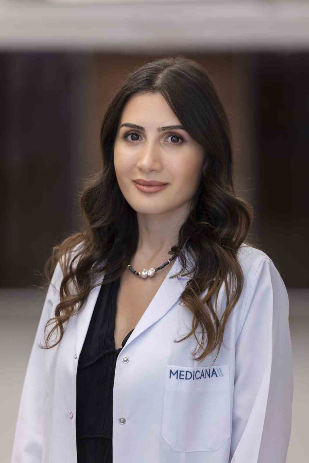 Adet öncesi dönemde hem ruhsal hem de fiziksel değişimler yaşanabilir
