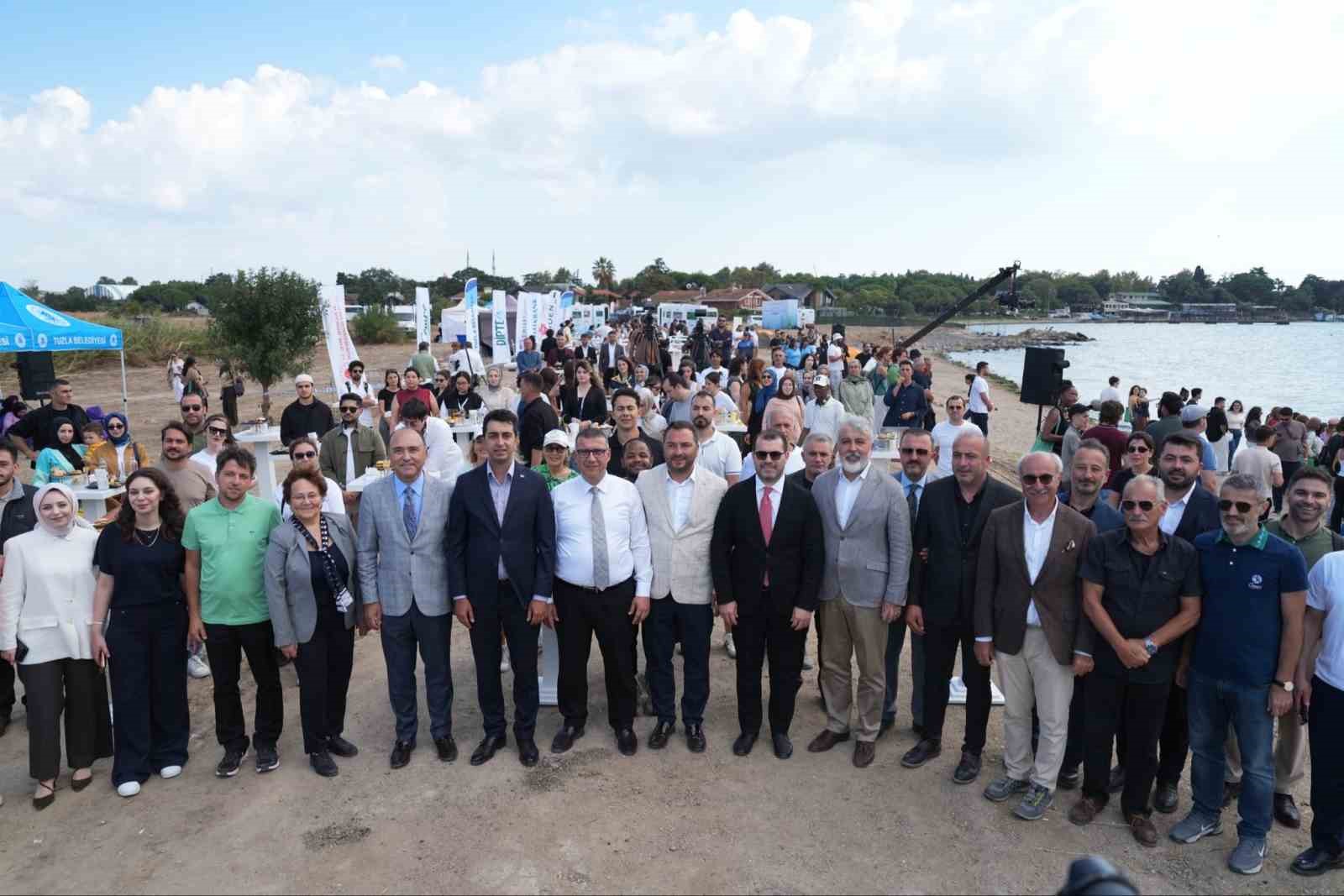 Marmara Denizi’ne nefes olacak ‘Dipte İz’ deniz çayırları projesi Tuzla’da tanıtıldı
