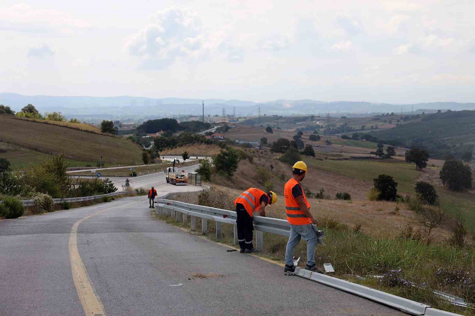 Sakarya’da çelik oto korkuluk montajına başlandı