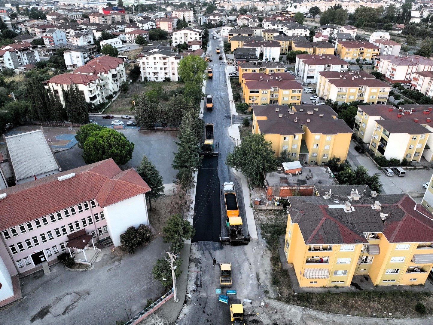 Gölcük’te 600 metrelik cadde yenilendi