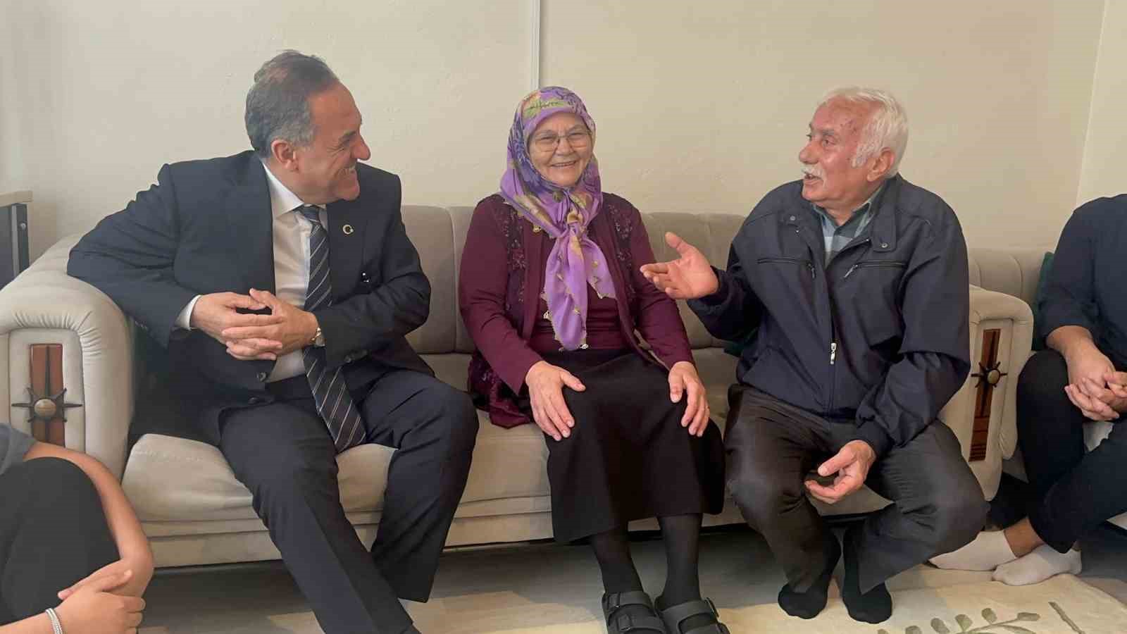 Sağanakta mazgal temizleyen duyarlı kadına Vali Usta’dan teşekkür
