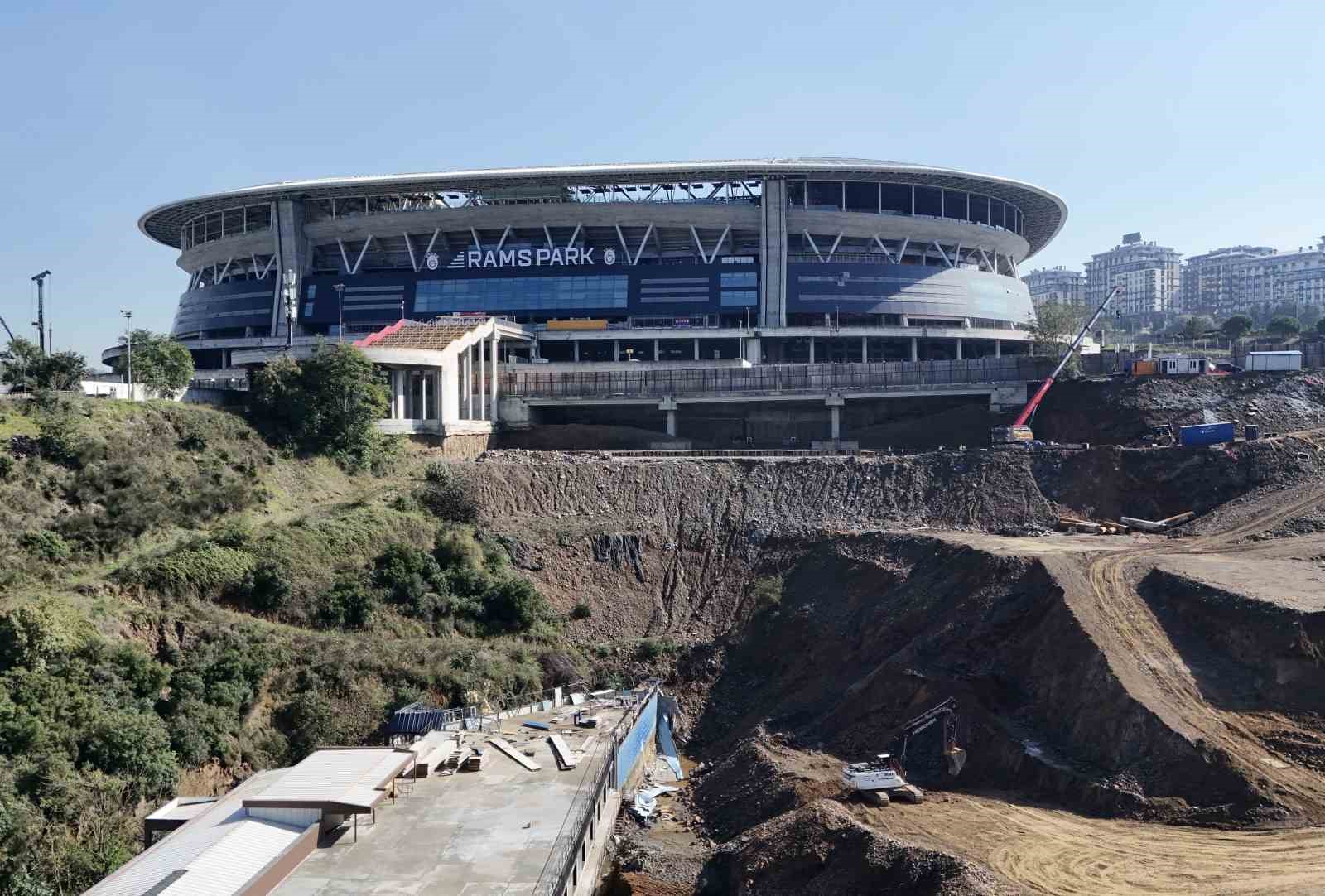 Sel sonrası Galatasaray stadında çalışmalar sürüyor
