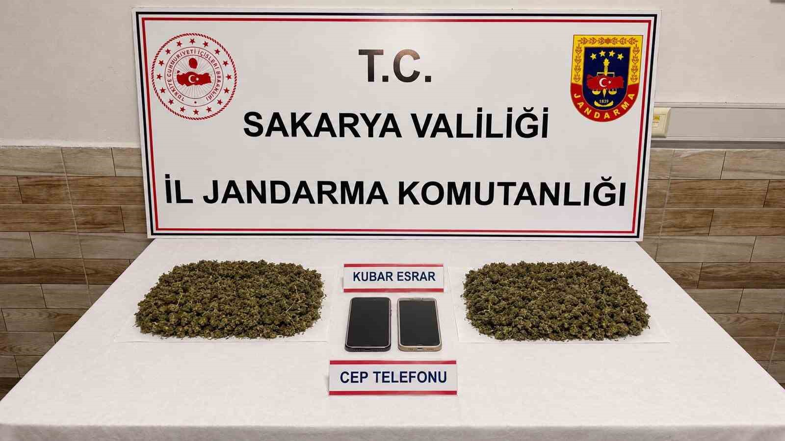 Sakarya’da jandarmadan torbacılara operasyon: 3 tutuklama
