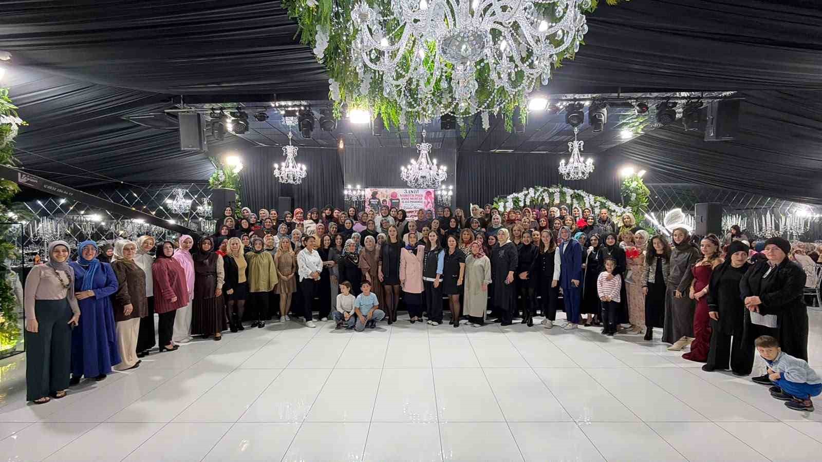 Sultanbeyli’de 500’den fazla anne uyuşturucuya karşı tek yürek oldu