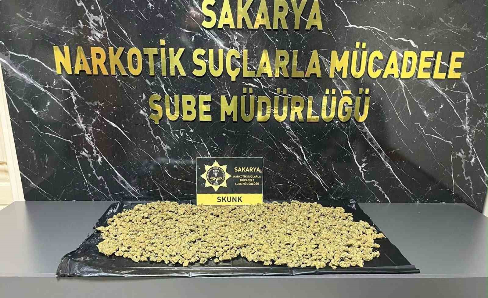İstanbul’dan Sakarya’ya uyuşturucu sevkiyatı engellendi: 1 gözaltı