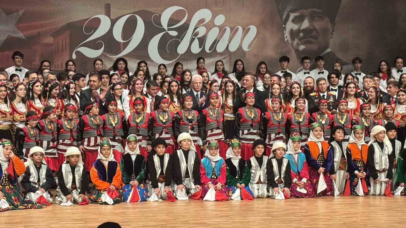 Cumhuriyet Bayramı’nın 103. yıl dönümü Şişli’de düzenlenen törenle kutlandı

