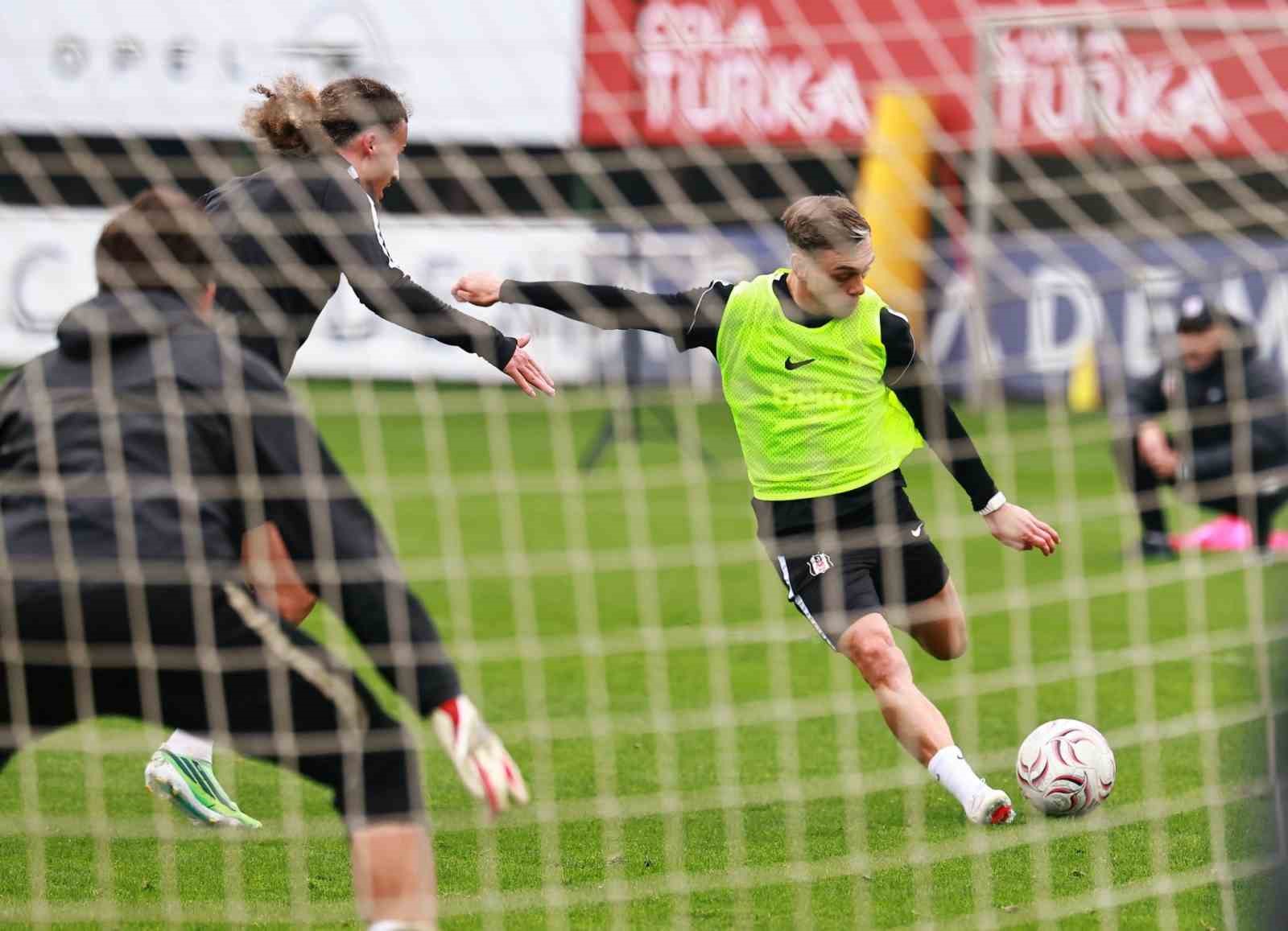 Beşiktaş’ta, Kasımpaşa maçı hazırlıkları başladı